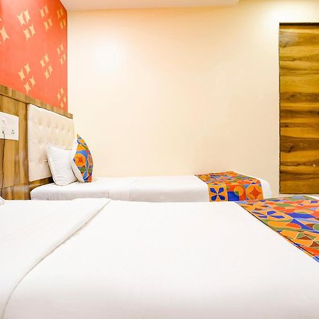 Fabexpress Sarah Gold - Nr Nesco Exhibition Center Hotel Mumbai  Buitenkant foto